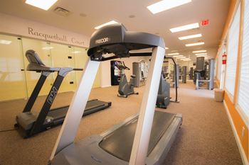 2 24/7 Fitness centers